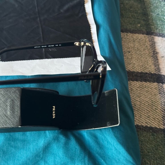 Women Prada cat eye glasses - Picture 1 of 6